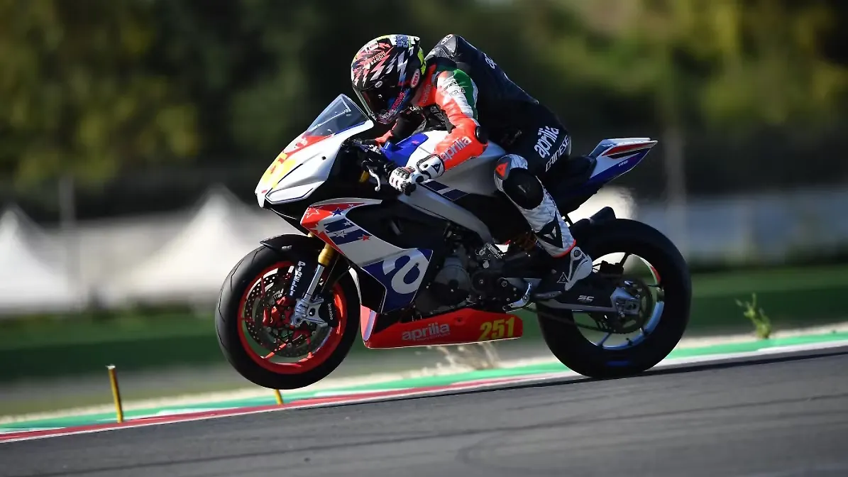 Aprilia RS660 gets limited edition colour option Aprilia RS660 gets limited edition colour option