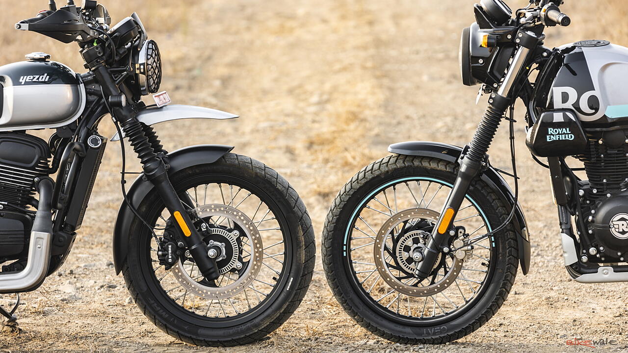 Royal Enfield Scram 411 Vs Yezdi Scrambler Comparison Test Review Bikewale