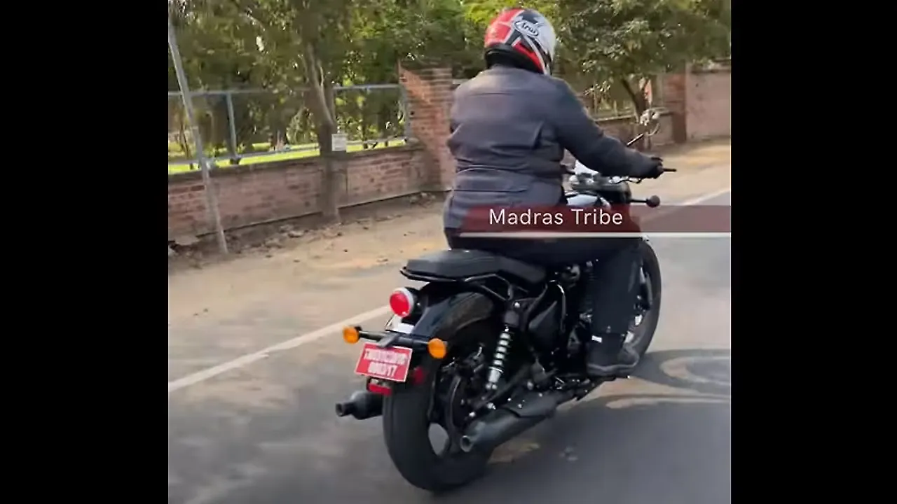 Royal Enfield Shotgun 650 and Meteor 650 spotted testing in India Royal Enfield Shotgun 650 and Meteor 650 spotted testing in India