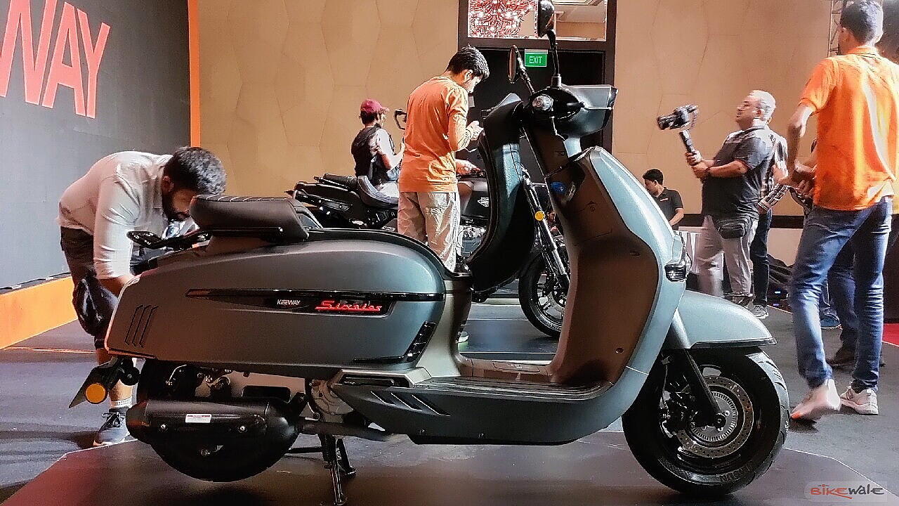 India’s most powerful retro-scooter Keeway Sixties 300i launched! 