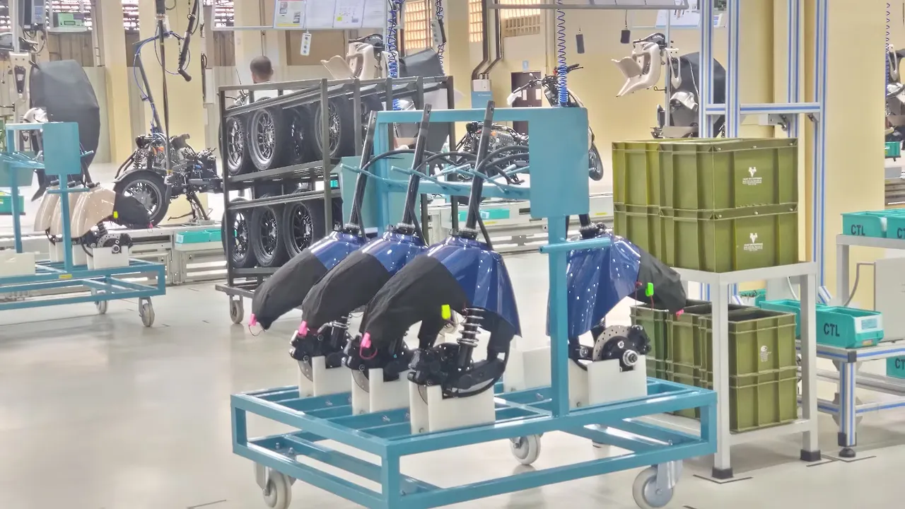 bajaj chetak electric showroom