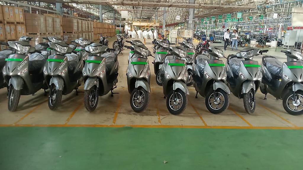 Hero Electric rolls out first batch of Optima, NX e-scooters from Mahindra plant
