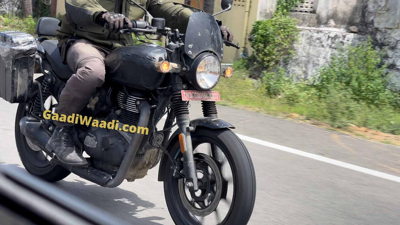 Upcoming Royal Enfield Hunter 350 spied with touring accessories