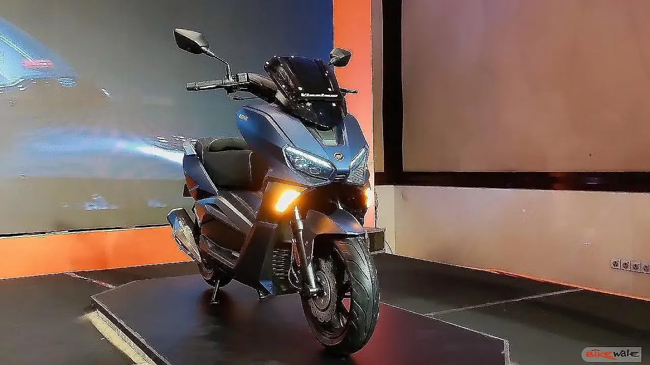 Keeway Sixties 300i and Vieste 300 deliveries begin in India Keeway Sixties 300i and Vieste 300 deliveries begin in India