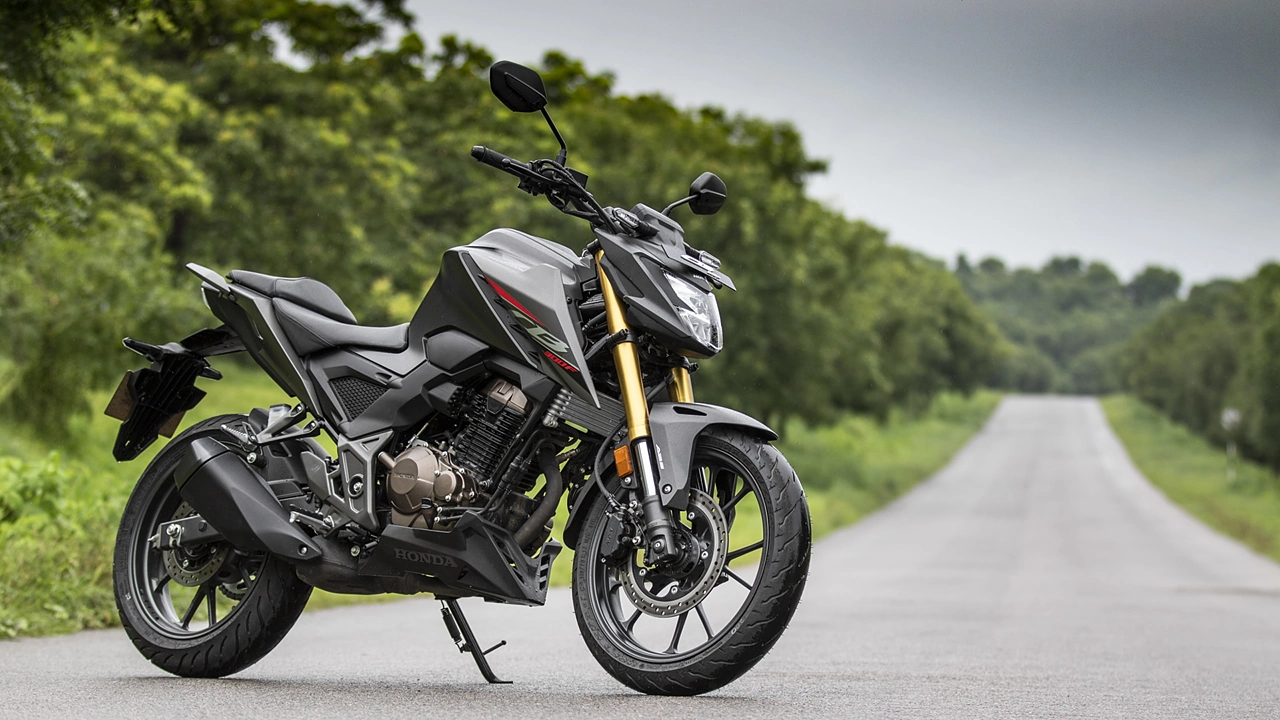 Honda CB300F Price - Mileage, Images, Colours | BikeWale Honda CB300F Price - Mileage, Images, Colours | BikeWale