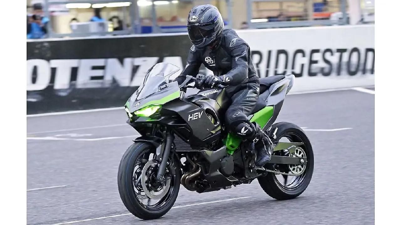 Kawasaki Ninja Hybrid and Z EV prototypes revealed Kawasaki Ninja Hybrid and Z EV prototypes revealed