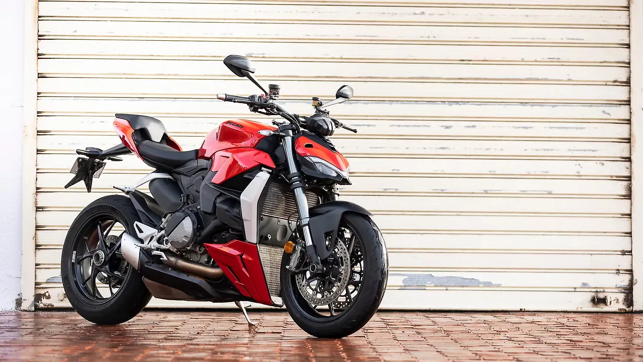 Ducati Streetfighter V2 Fuel Tank Image – BikeWale