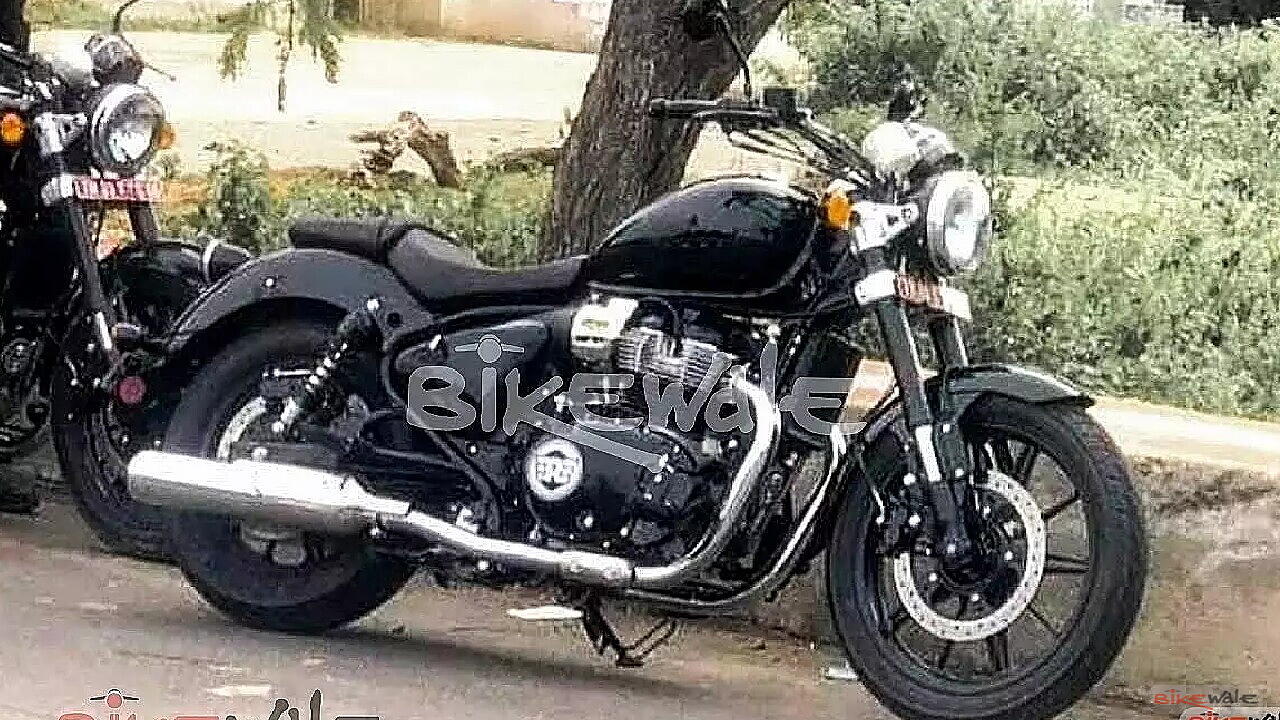 Royal Enfield Super Meteor 650 spotted, looks production ready