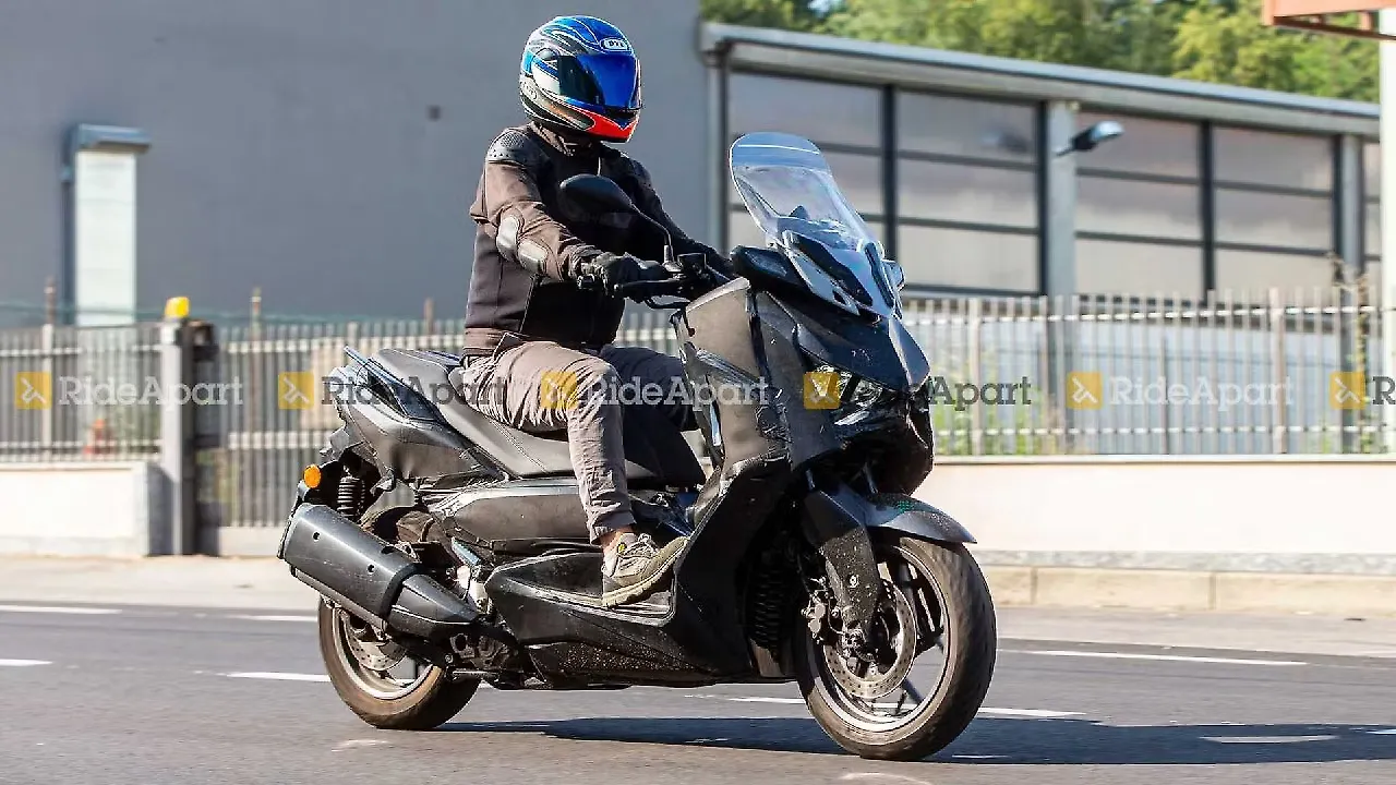 Yamaha’s 300cc maxi-scooter spotted testing! Yamaha’s 300cc maxi-scooter spotted testing!