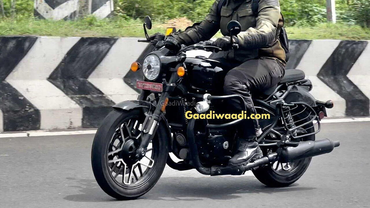 Royal Enfield Shotgun 650 spotted in India with accessories