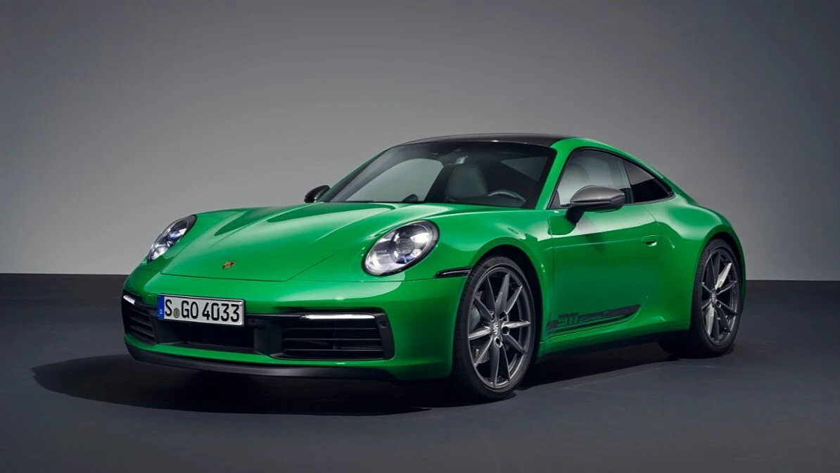 New Porsche 911 Carrera T revealed with seven-speed manual stick - CarWale New Porsche 911 Carrera T revealed with seven-speed manual stick - CarWale