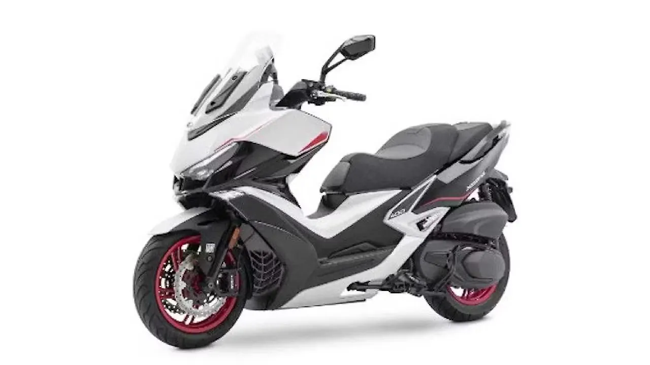 Kymco maxi-scooter range updated and new i-OneX displayed at EICMA 2022 Kymco maxi-scooter range updated and new i-OneX displayed at EICMA 2022