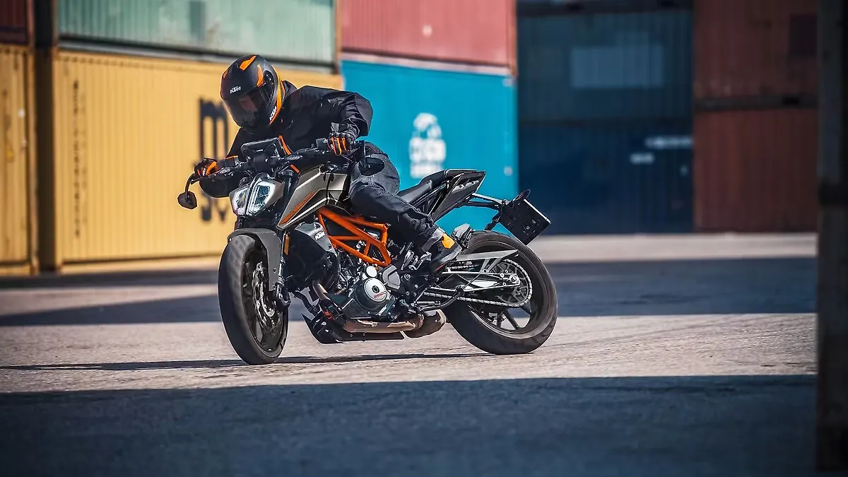 KTM unveils 2023 125 Duke, 390 Duke KTM unveils 2023 125 Duke, 390 Duke