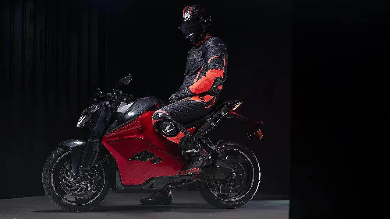 India’s most expensive electric motorcycle offered in five colours India’s most expensive electric motorcycle offered in five colours