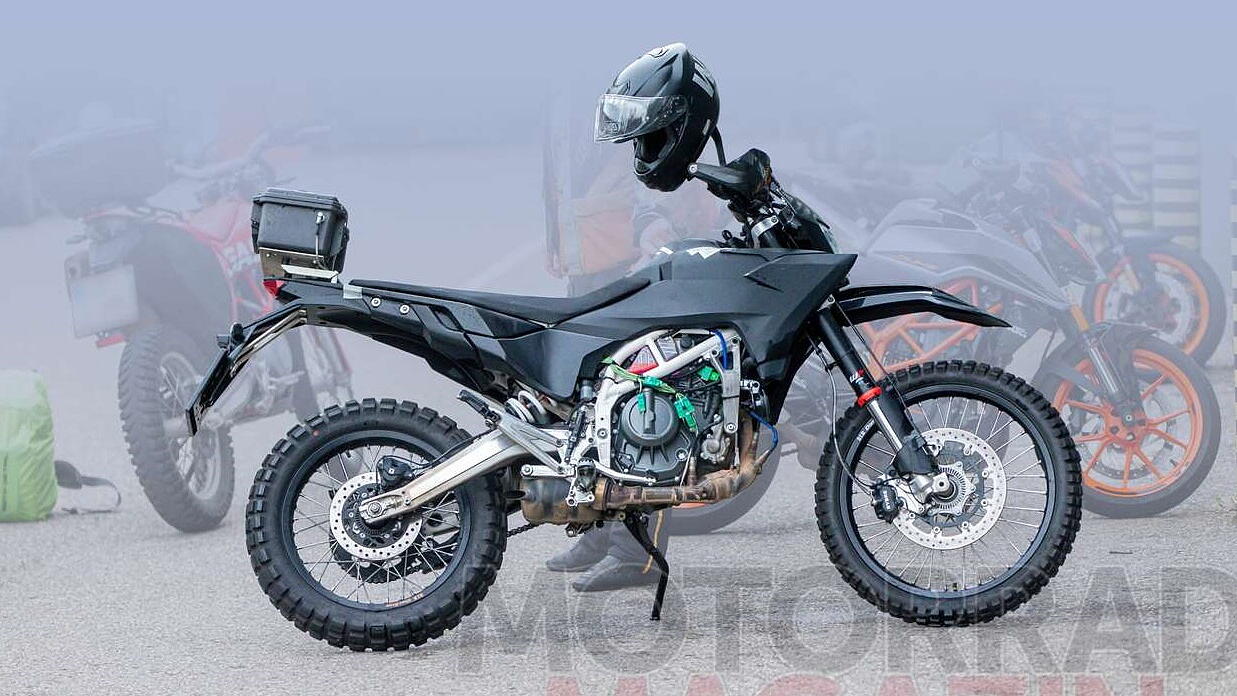 KTM 390 Adventure Rally and Enduro models spied!