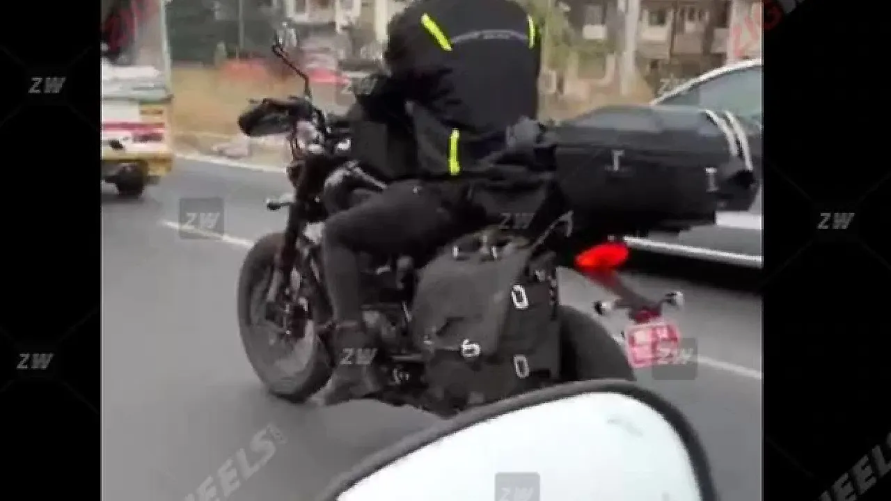 Upcoming Bajaj-Triumph Scrambler bike spotted testing again! Upcoming Bajaj-Triumph Scrambler bike spotted testing again!