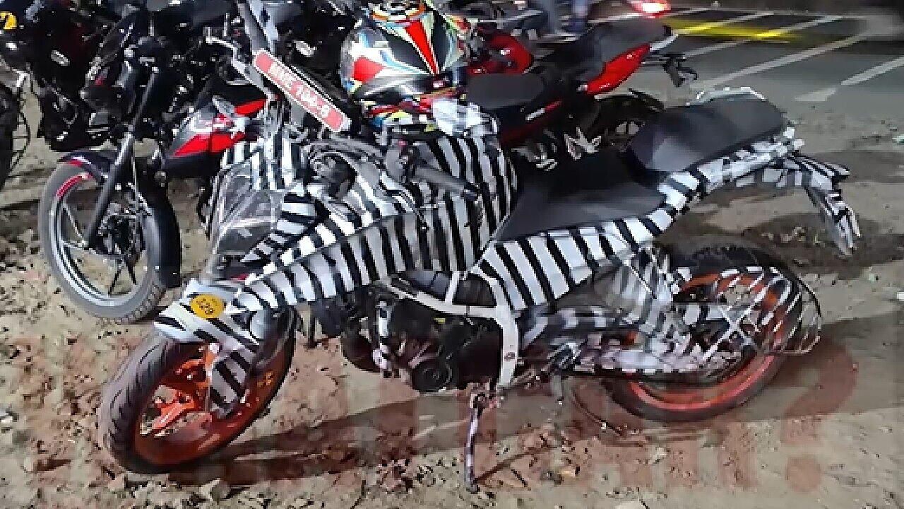 2023 Ktm 390 Duke Spotted Testing Bikewale 5336