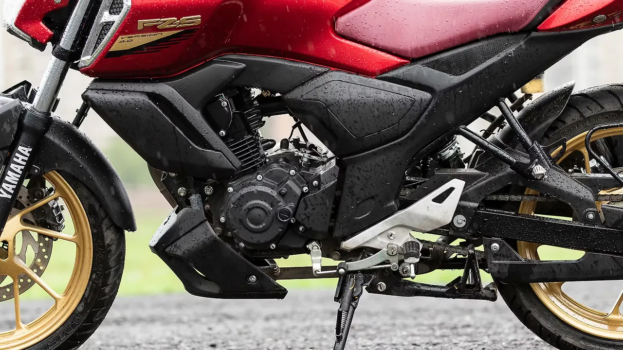 यामाहा FZS FI V4 Price Mileage, Images, Colours BikeWale