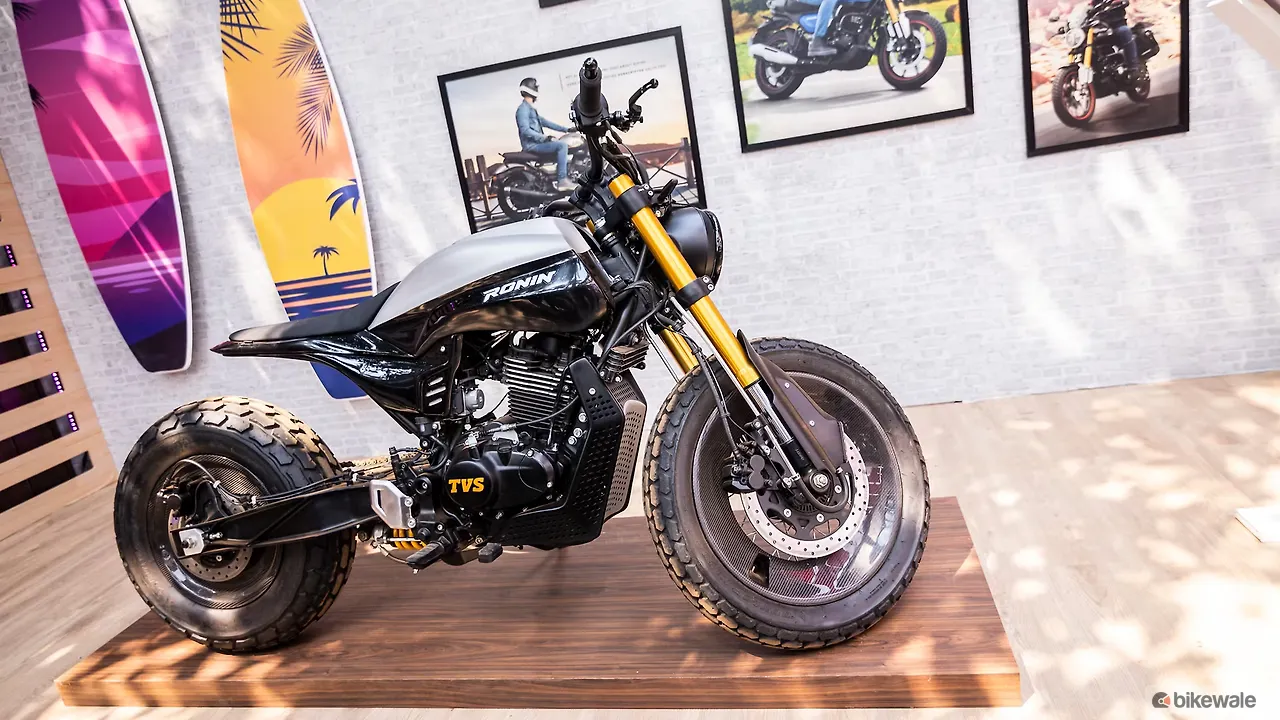 Custom TVS Ronin Musashi: Image Gallery