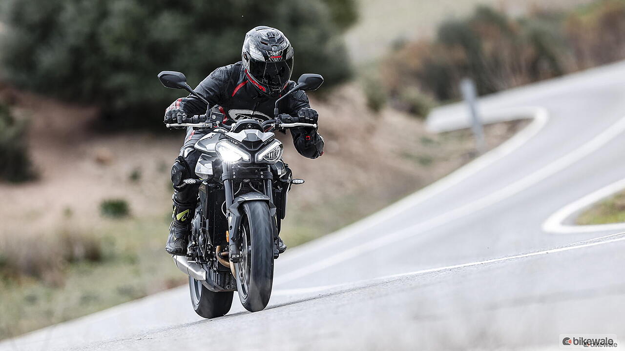 2023 Triumph Street Triple 765 R Review: Image Gallery