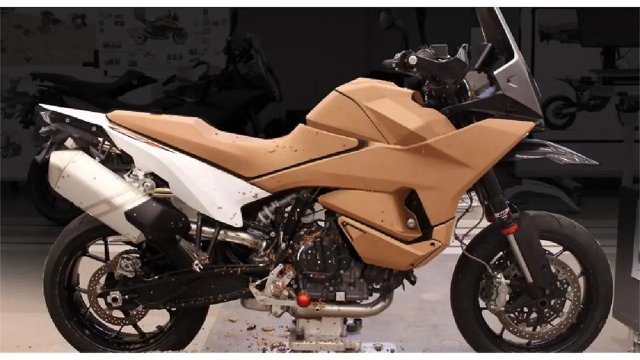 Upcoming KTM 890 SMT new images leaked! Upcoming KTM 890 SMT new images leaked!