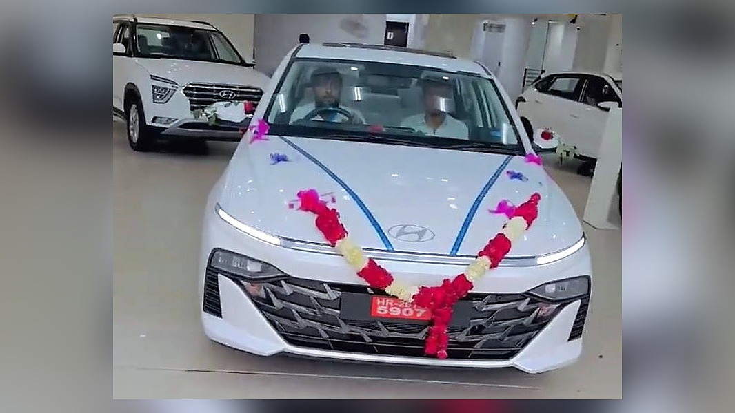 https://imgd.aeplcdn.com/1280x720/n/cw/ec/144891/hyundai-verna-front-view4.jpeg?isig=0