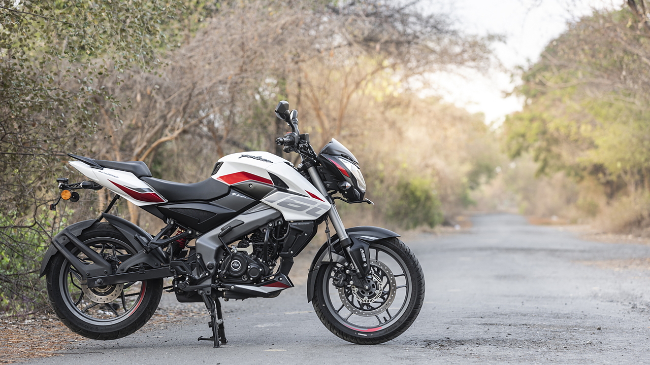 Bajaj Pulsar NS160 Price Mileage Images Colours BikeWale