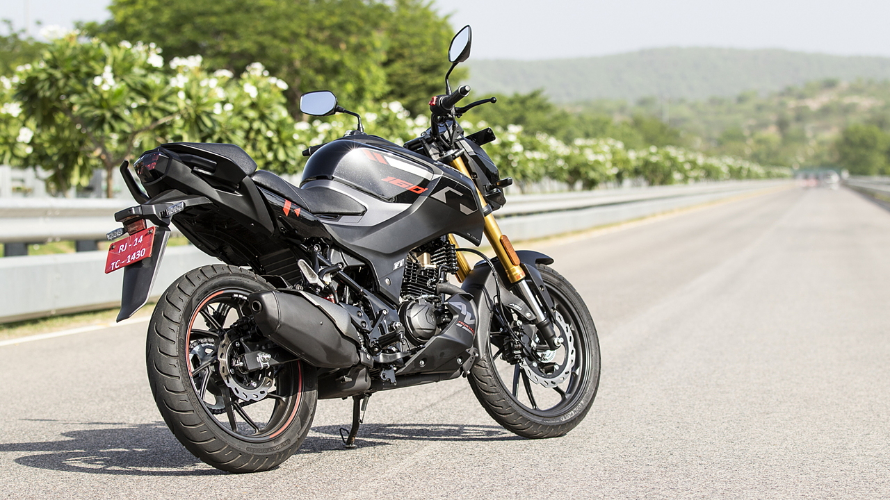 Hero 160r discount on road price