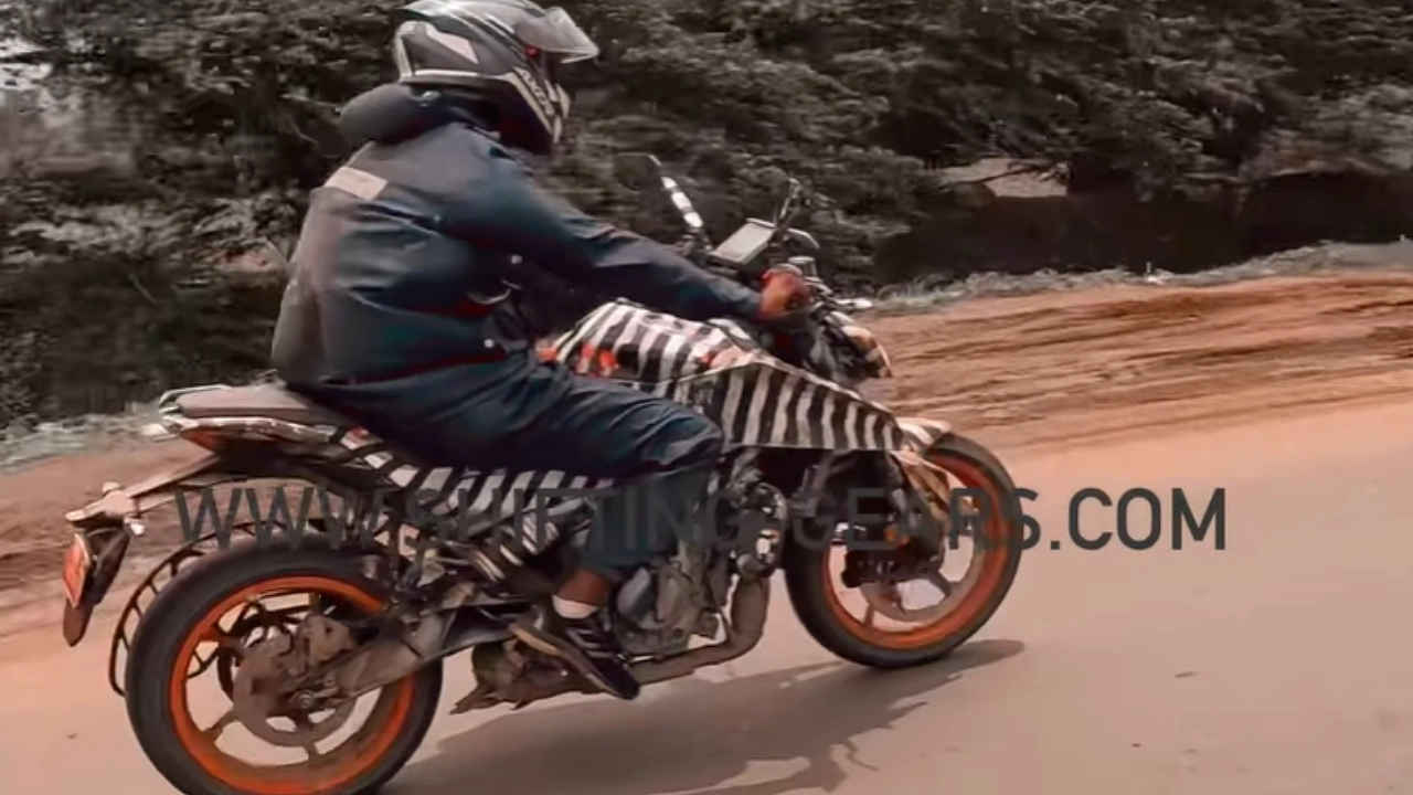Next Gen KTM 390 Duke spied testing once again ahead of India