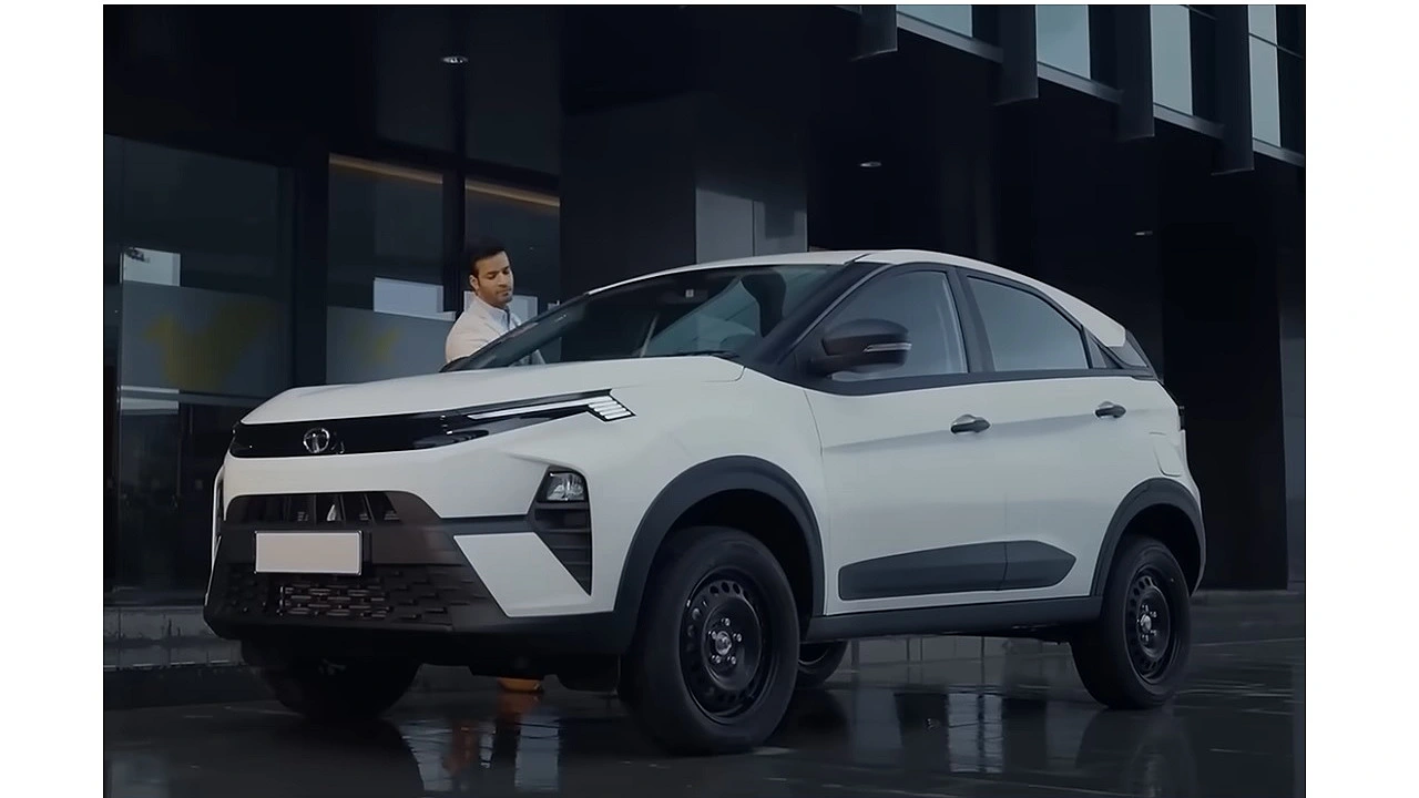 महिंद्रा XUV400 EV बनाम टाटा नेक्सन फेसलिफ्ट, जानिए कौन है बेहतर?