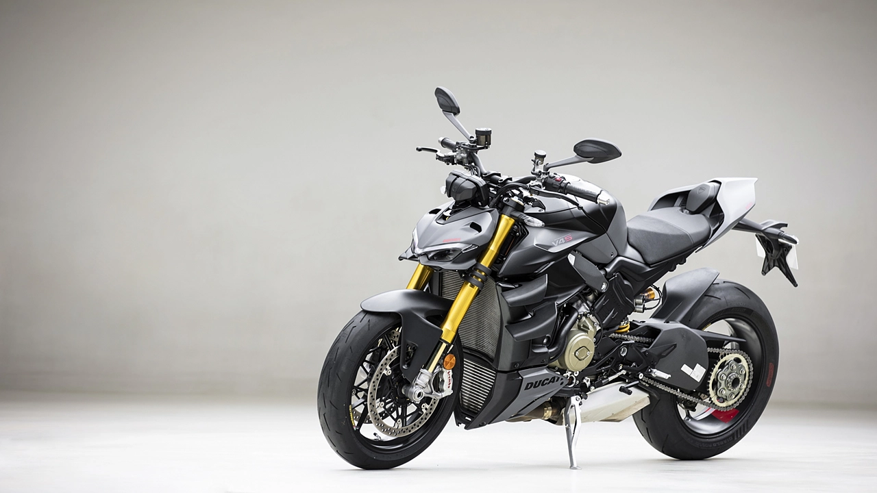 Ducati Streetfighter V4 Rear Swing Arm Image – BikeWale
