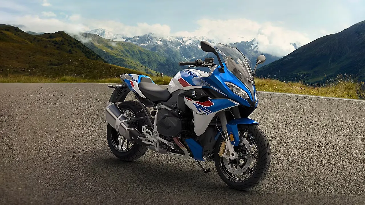 GS ADV bmw-right-front-three-quarter0