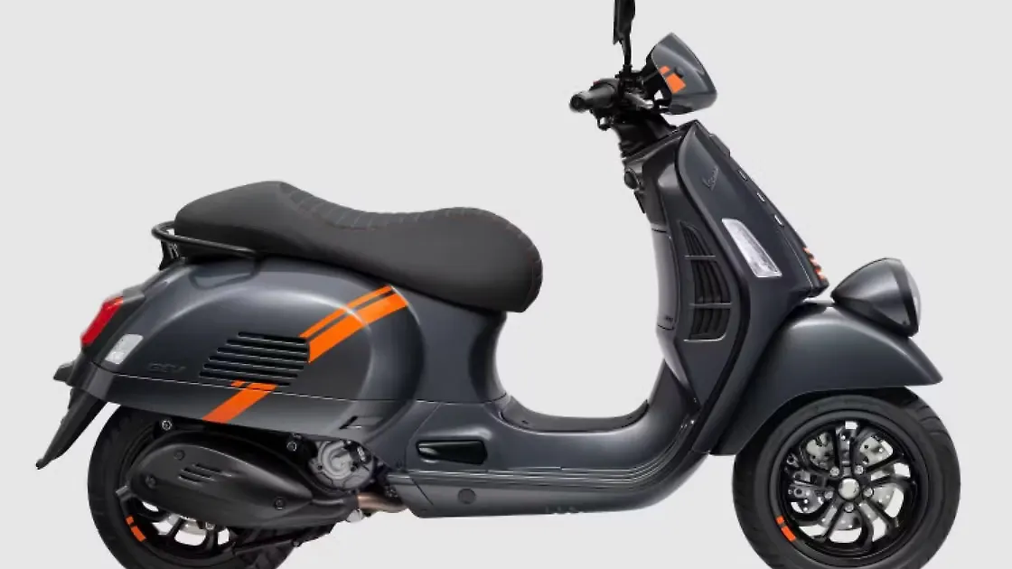Vespa introduces new paint scheme for GTV 300 - BikeWale