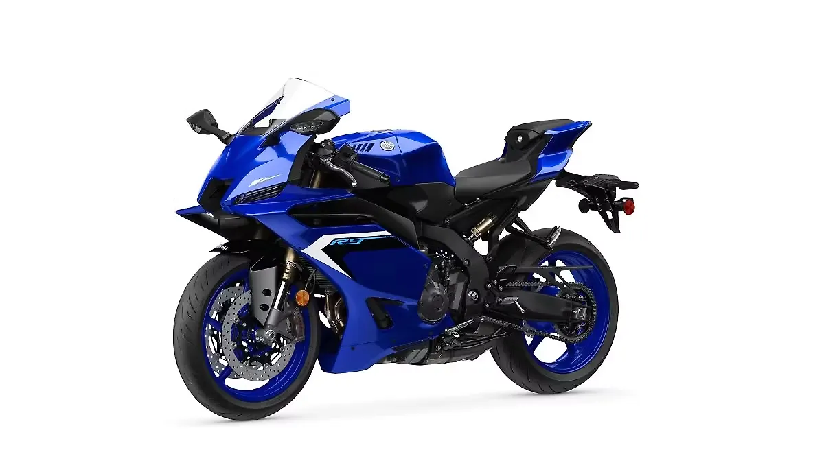 yamaha-mt-09-left-front-three-
