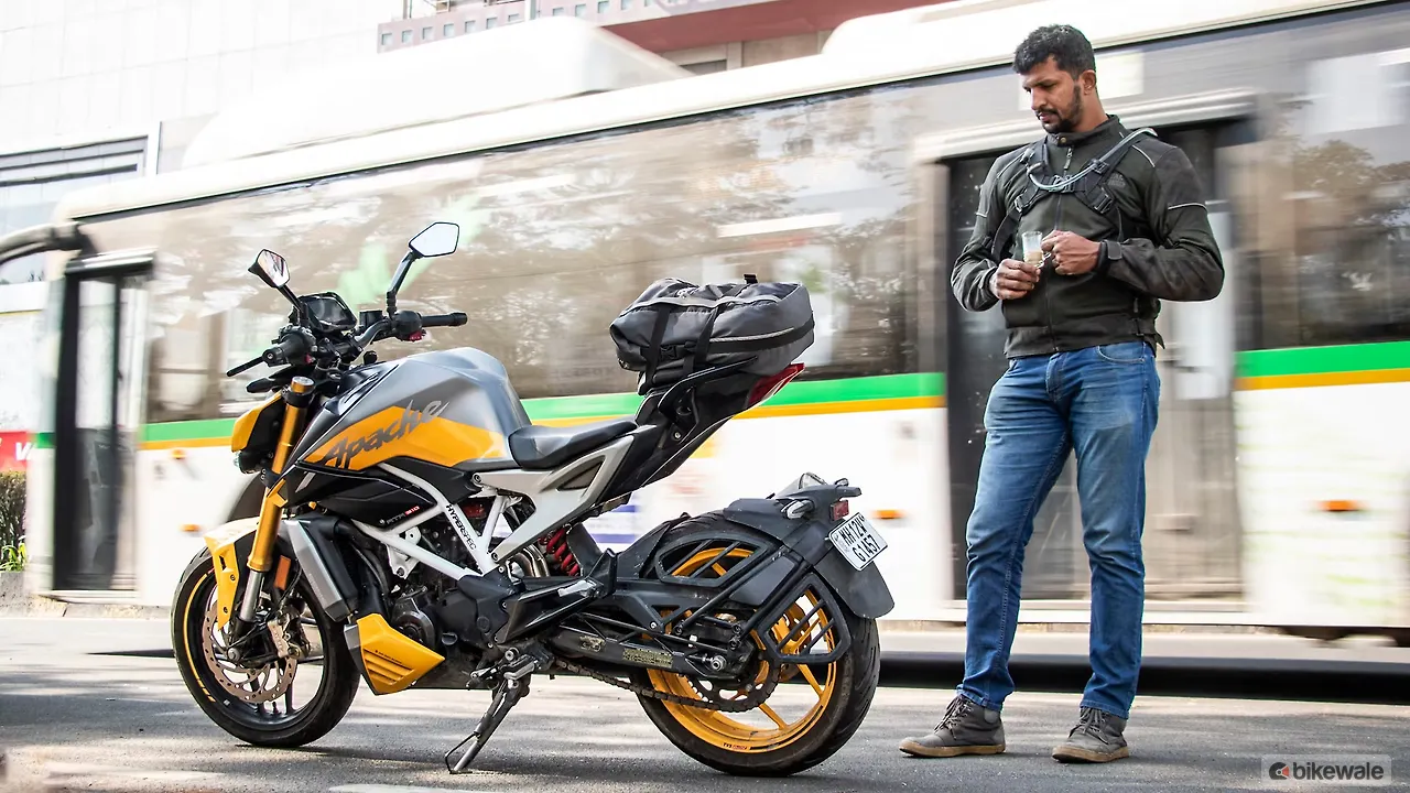Viaterra Pod 22 Tail Bag Long Term 3000Km Review - BikeWale