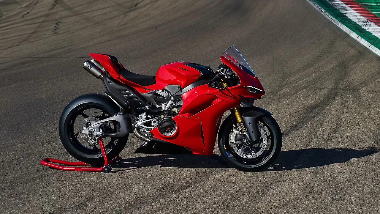 Ducati Panigale V4 S: Carbon and Carbon Pro Trims Introduced