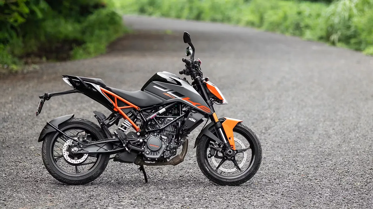 KTM 160 Duke Price Mileage, Images, Colours BikeWale