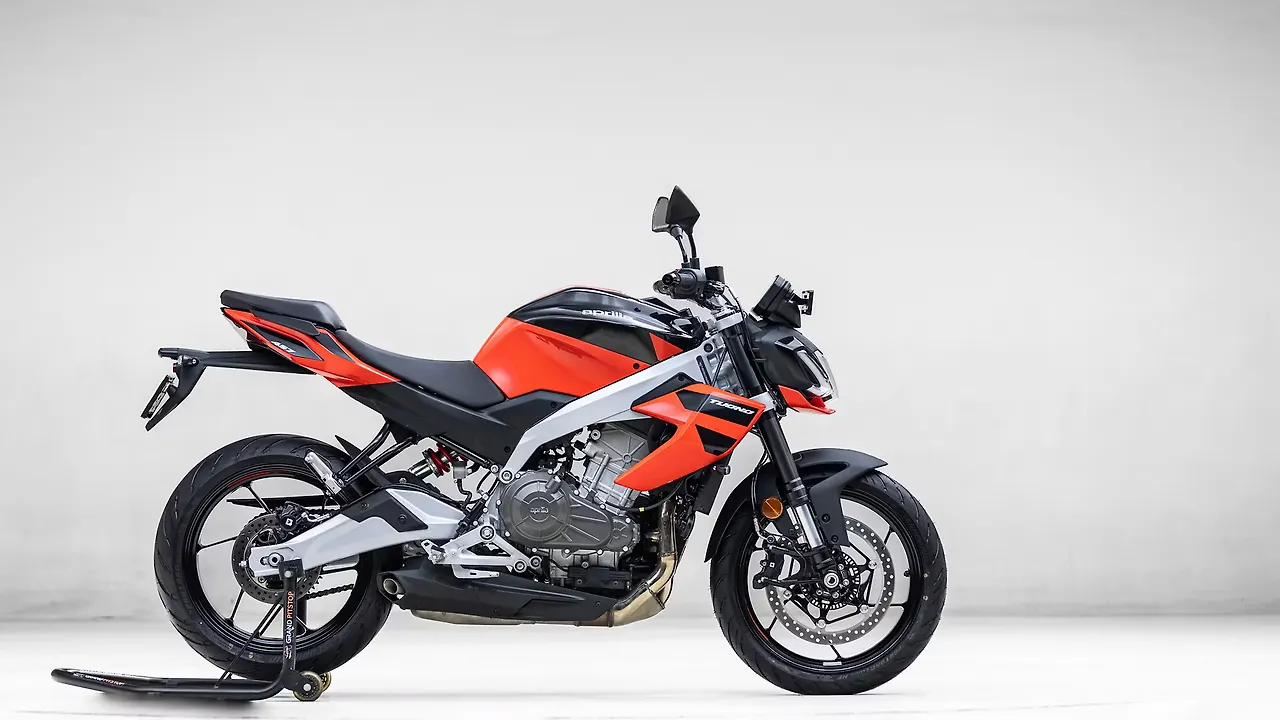 Aprilia Tuono 457 Price - Mileage, Images, Colours | BikeWale