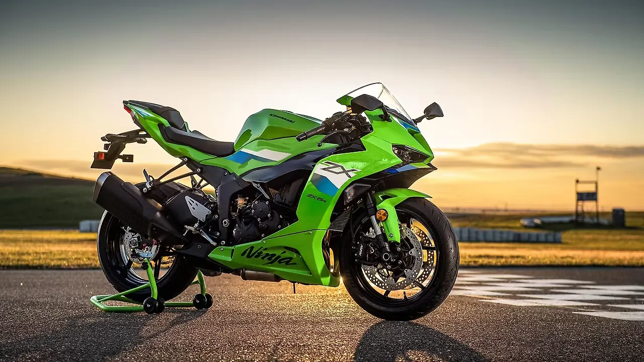 ユウ 2026 Kawasaki Ninja ZX-6R: Image Gallery - BikeWale