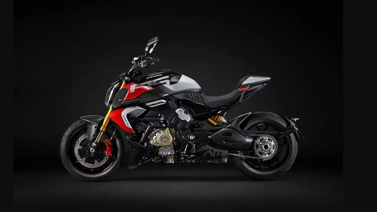 Ducati Diavel V4 Right Side View