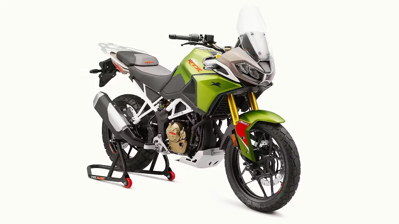 TVS Apache RTX 300 Right Front Three Quarter