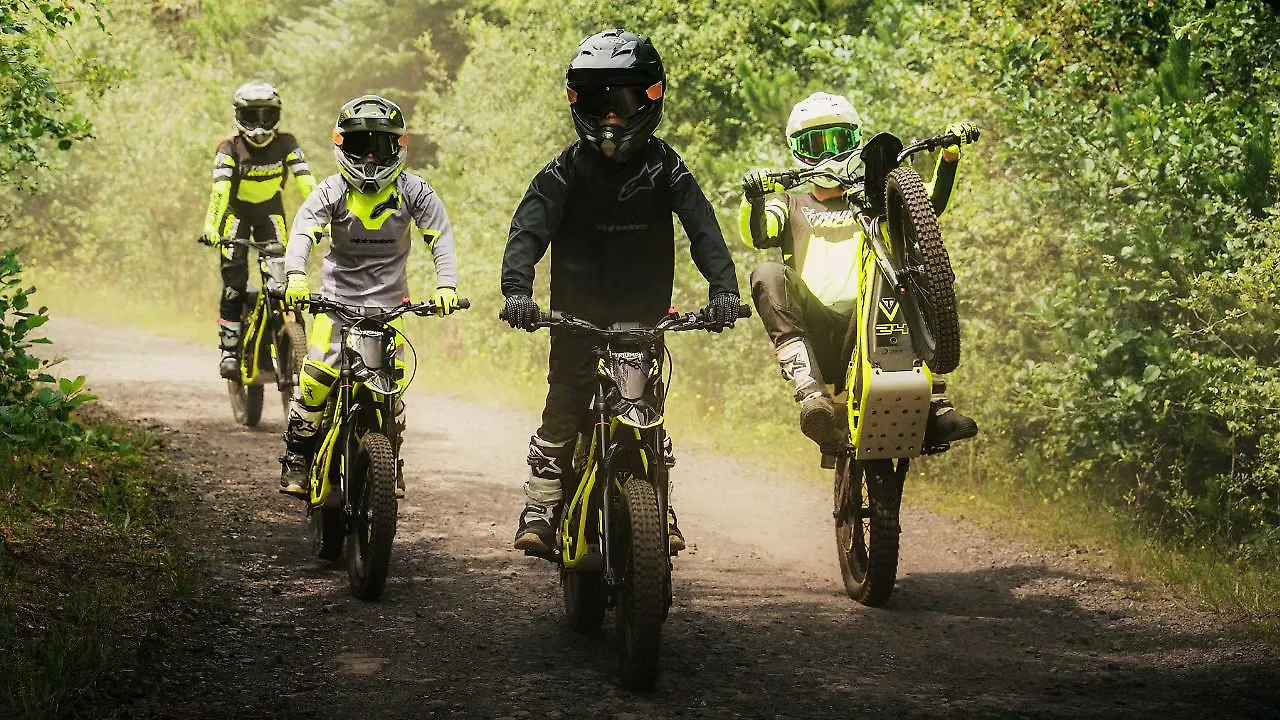 ไทรอัมพ์ ไรดิ้ง