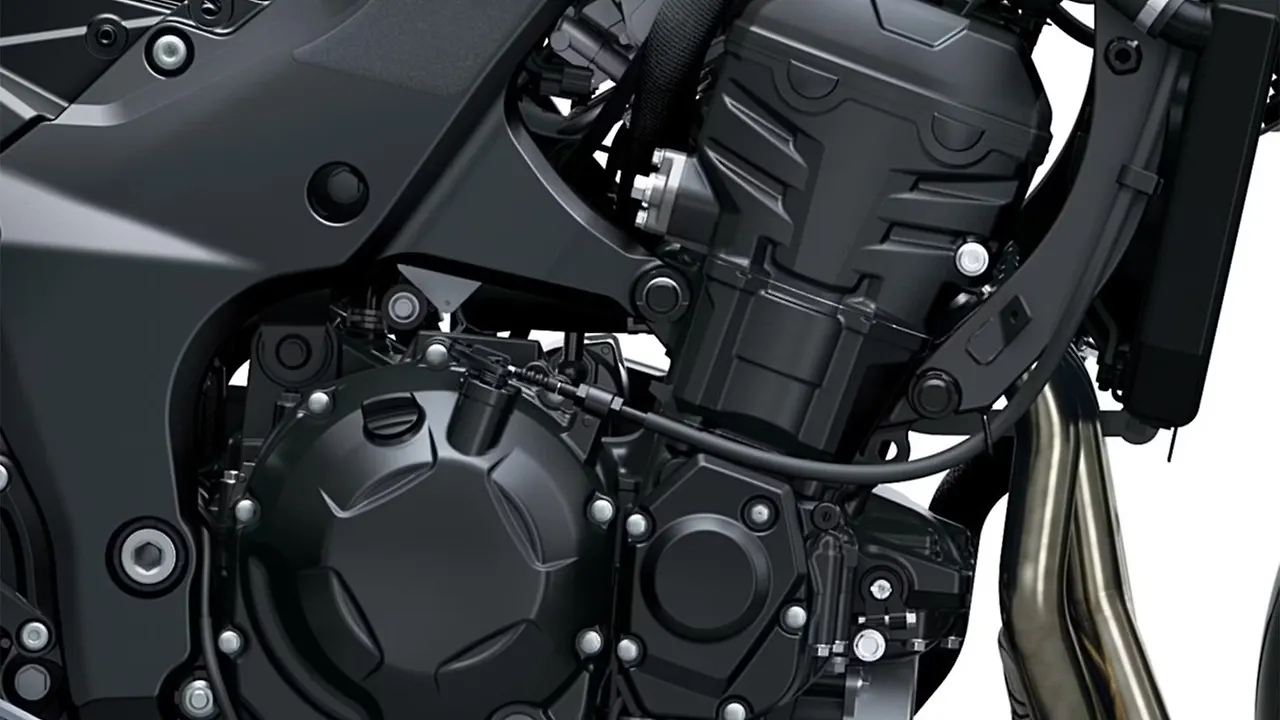 z1100-engine-from-right.jpeg?