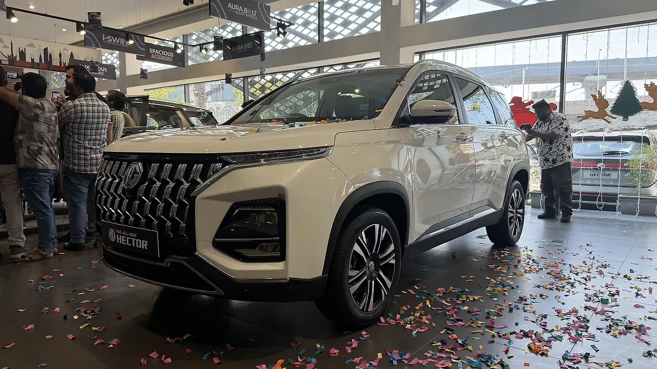 MG Hector Facelift Launched; Prices Start at Rs. 11.99 Lakh - CarWale