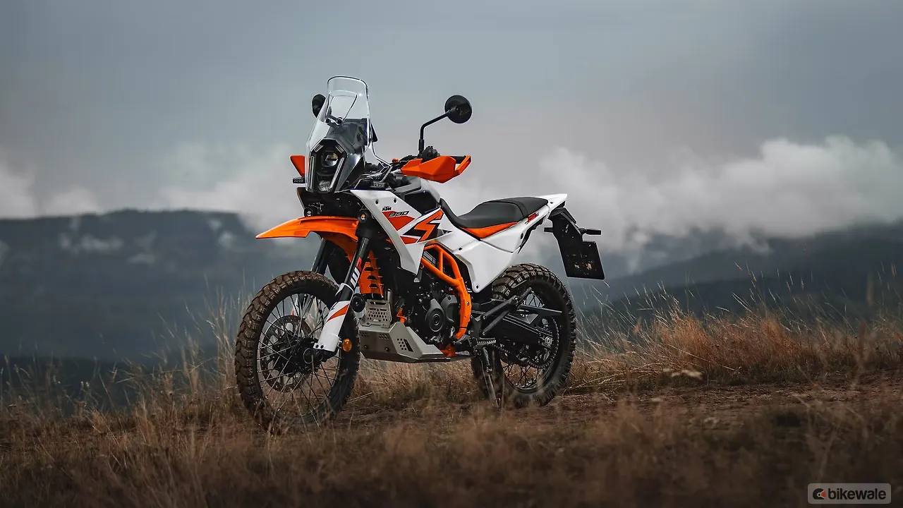 KTM 390 Adventure R vs Standard Model: What's Different? - BikeWale