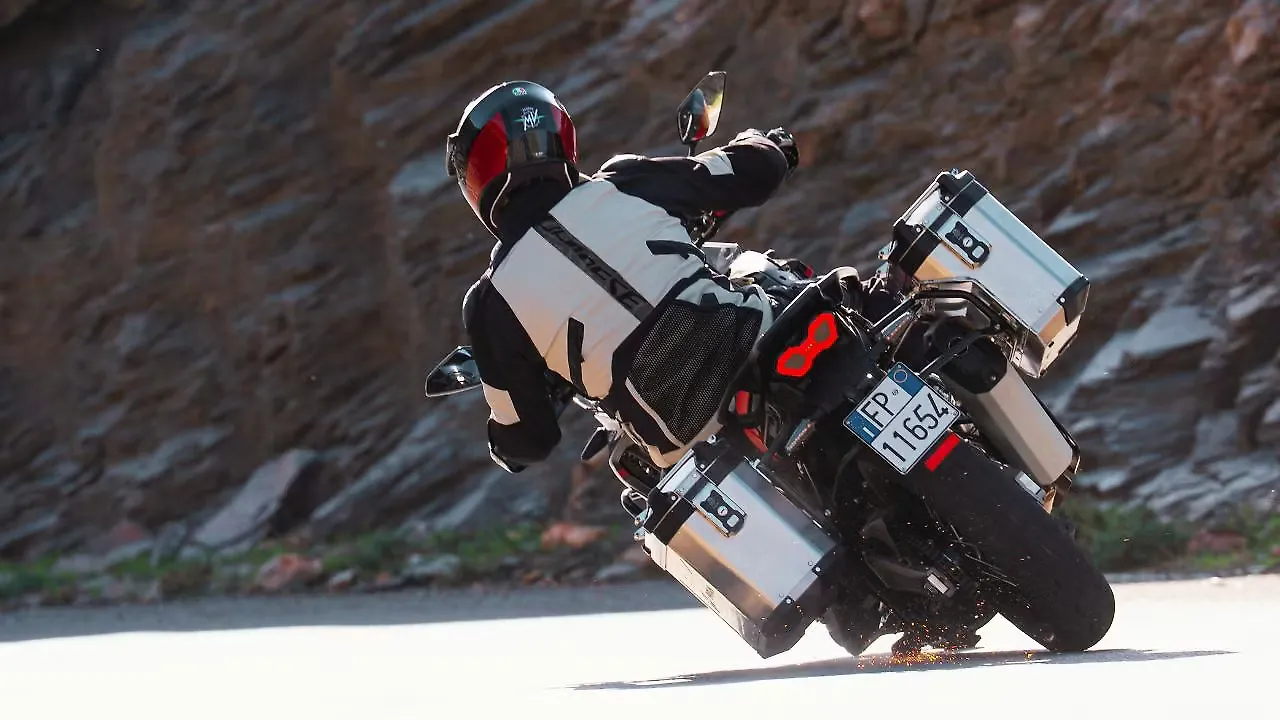 การขับขี่ MV Agusta