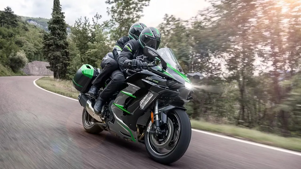 ninja-h2-sx-riding.jpeg?isig=0