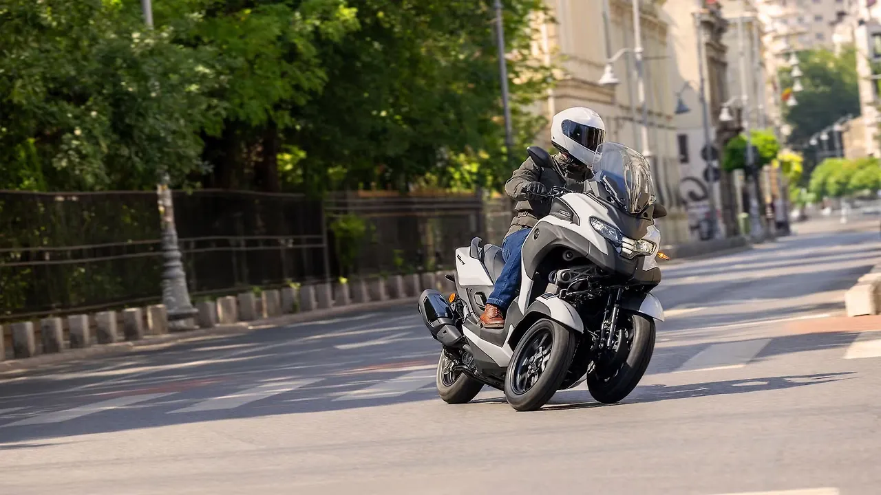2026 Yamaha Tricity 300 Scooter with Airbag Unveiled - BikeWale
