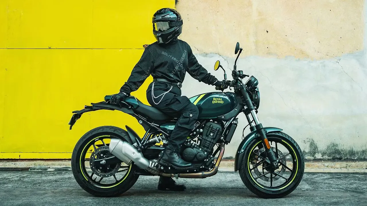 Royal Enfield Guerrilla 450 Right Side View