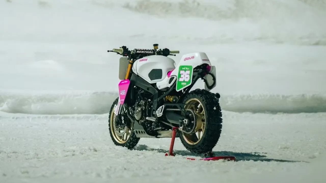 Yamaha  Left Rear Three Quarter